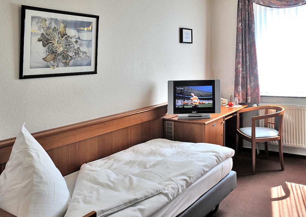 Hotel Und Landhaus 'Kastanie' Hamburg-Harburg Buitenkant foto