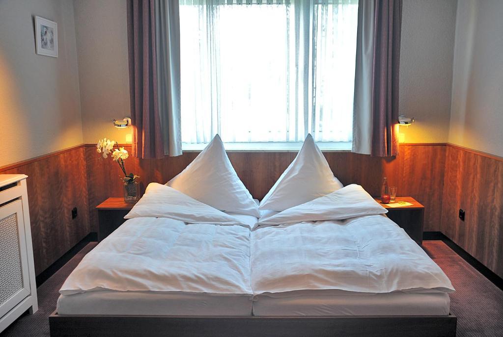 Hotel Und Landhaus 'Kastanie' Hamburg-Harburg Kamer foto